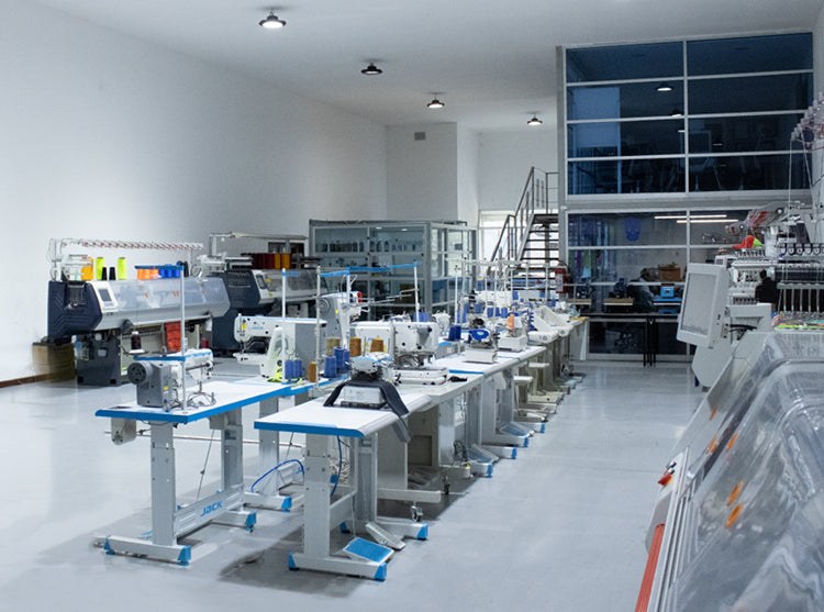Instalaciones de Grupo Galga, sala de máquinas textiles